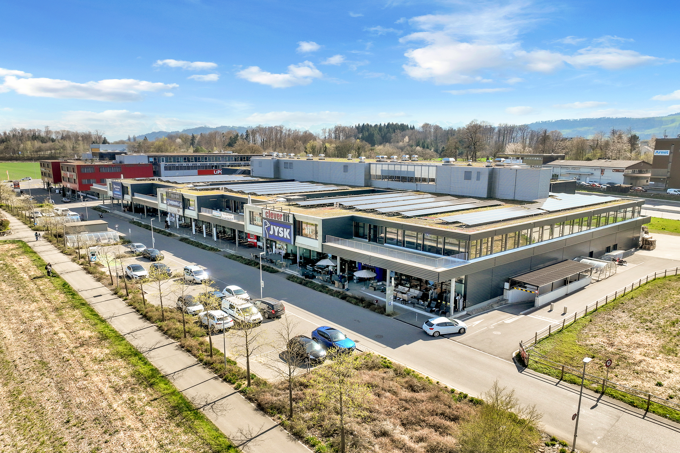 Magasin spécialisé / Showroom au 1er étage avec livraison par le rez-de-chaussée – Gümligenfeld