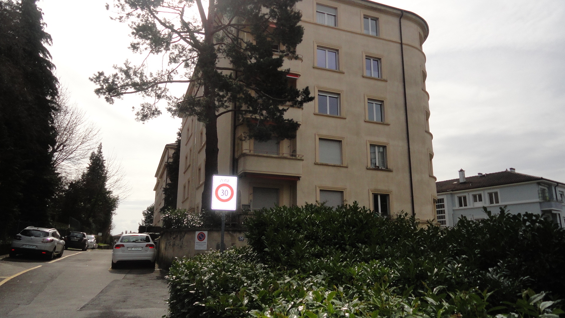 Posto auto esterno n. 4 in affitto