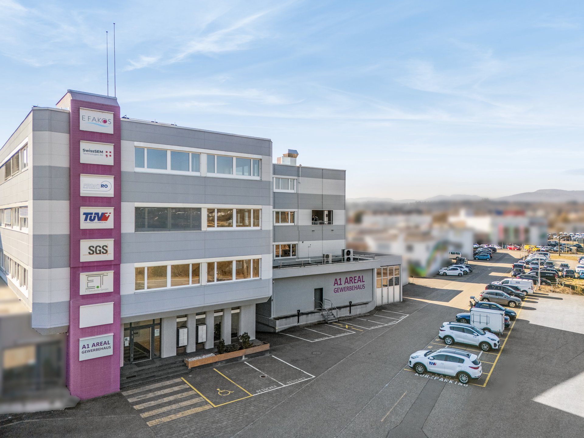Attraente superficie commerciale con magazzino e parcheggi per camion in posizione centrale, Suhrerstr., 5036 Oberentfelden, Aargau, CH