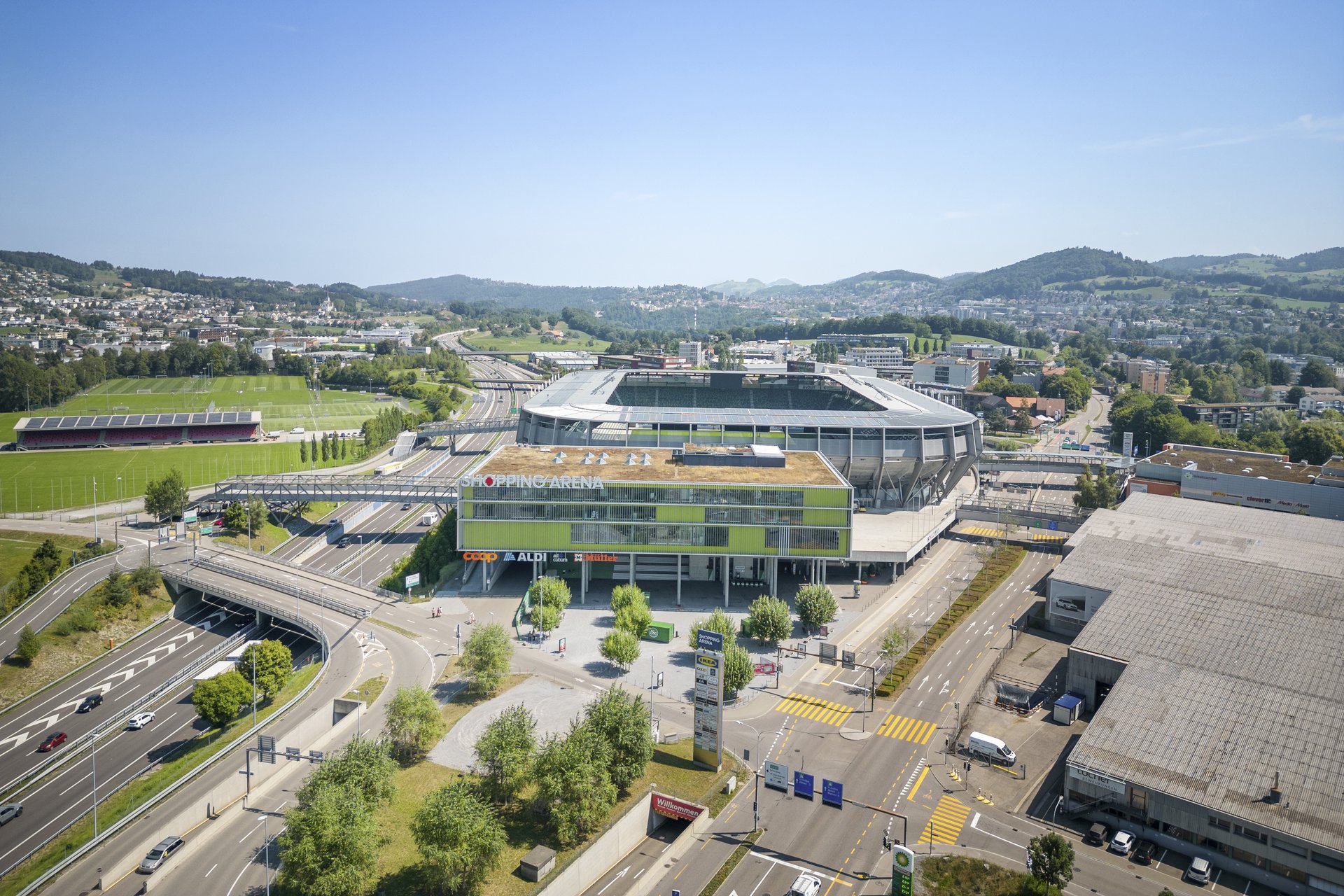 Diversi magazzini in affitto nella Shopping Arena St. Gallen, Zürcherstrasse, 9015 St. Gallen, St. Gallen, CH
