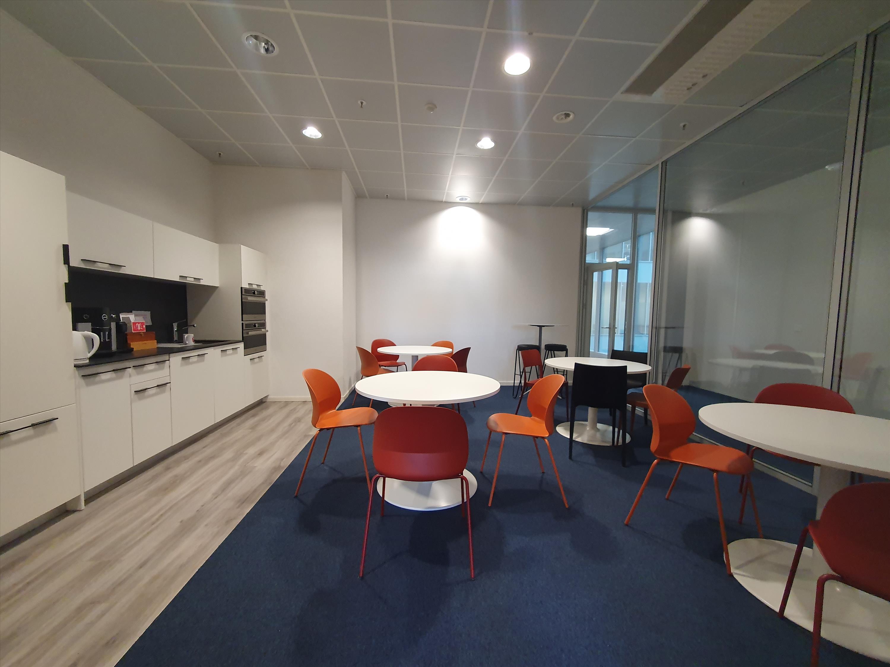 Bureau de 26 m2 avec espaces communs, Ch. Pré-Fleuri, 1228 Plan-les-Ouates, Geneva, CH