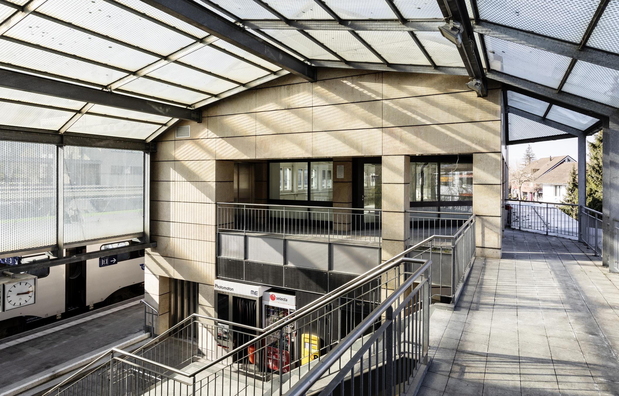 Prime location: Attractive office premises directly at Belp train station, Bahnhofplatz, 3123 Belp, Bern, CH