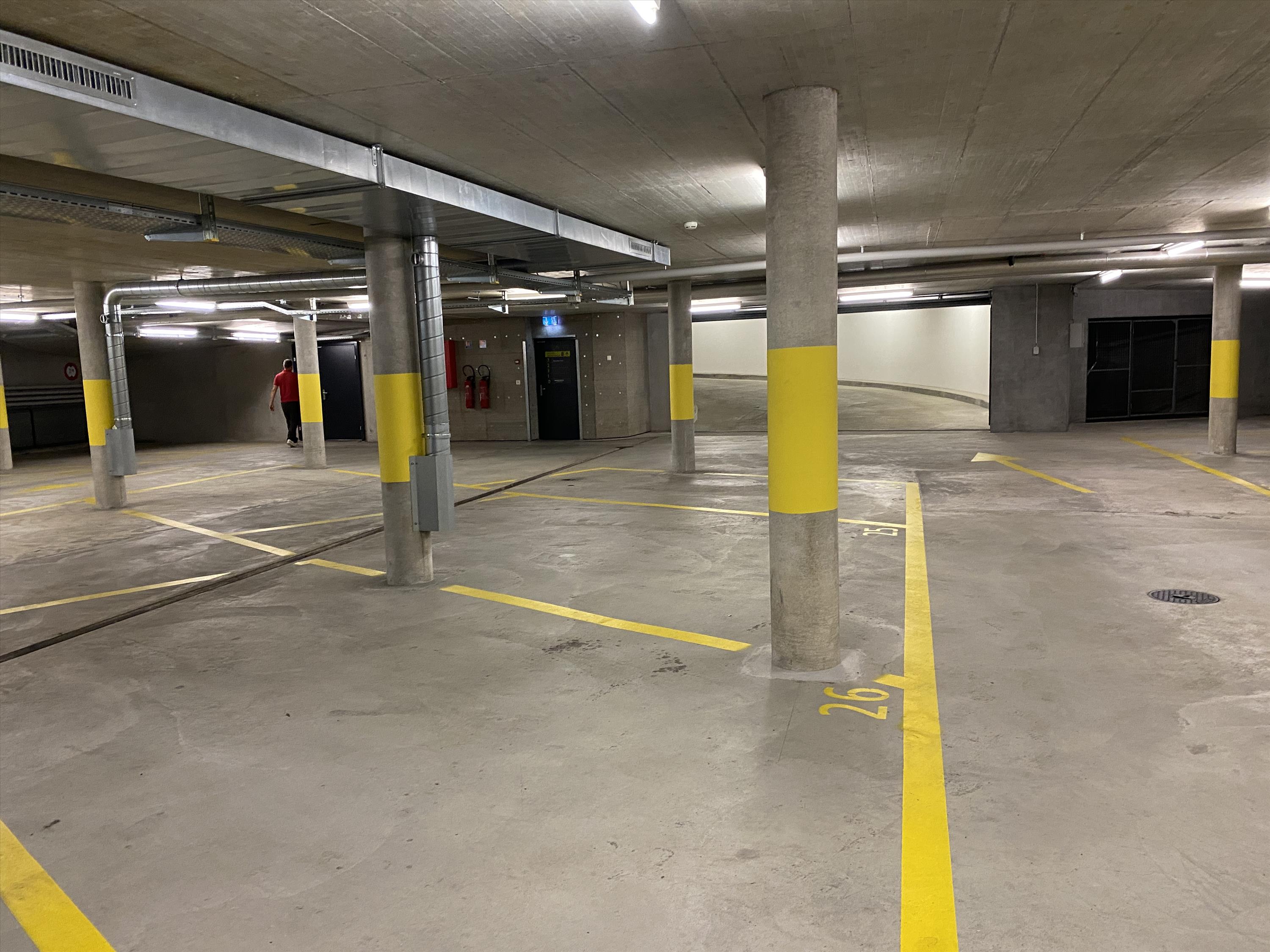 Vicino all'aeroporto posto auto in autorimessa sotterranea, Route de Ferney 194, 1er s-s, 1218 Le Grand-Saconnex, Geneva, CH