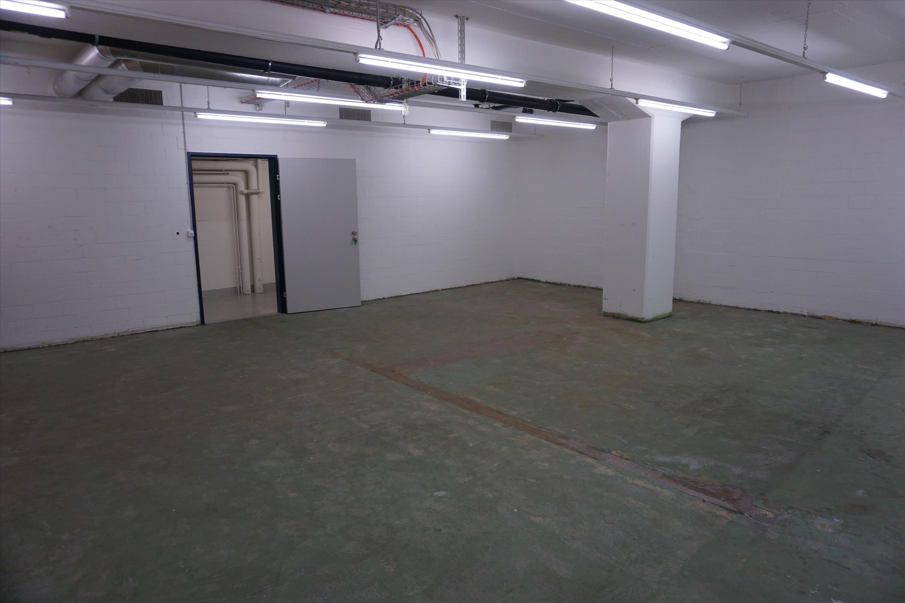 Locale di deposito in posizione centrale in affitto!, Stadthausstr., 8400 Winterthur, Zurich, CH