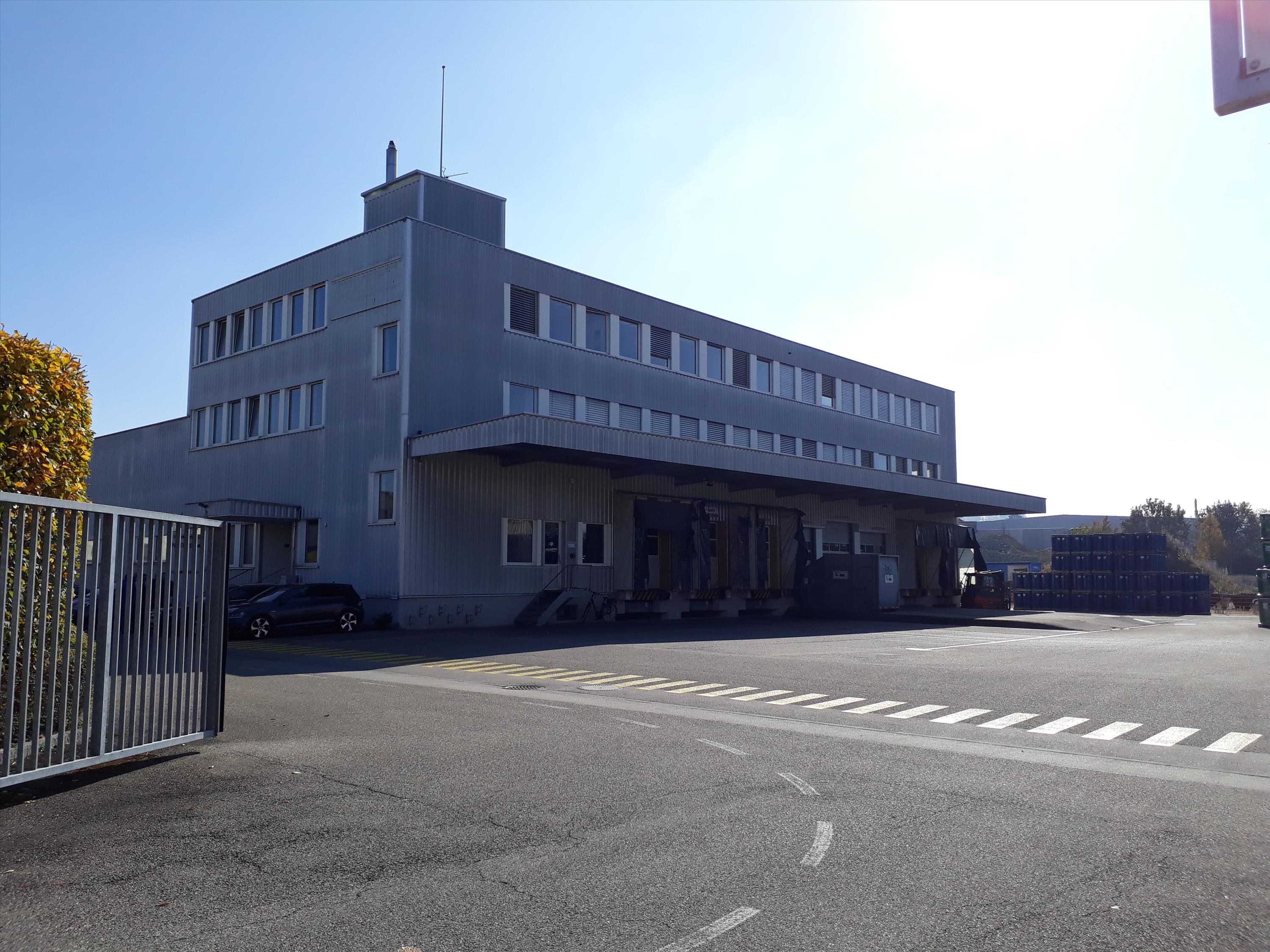Industrial building for rent