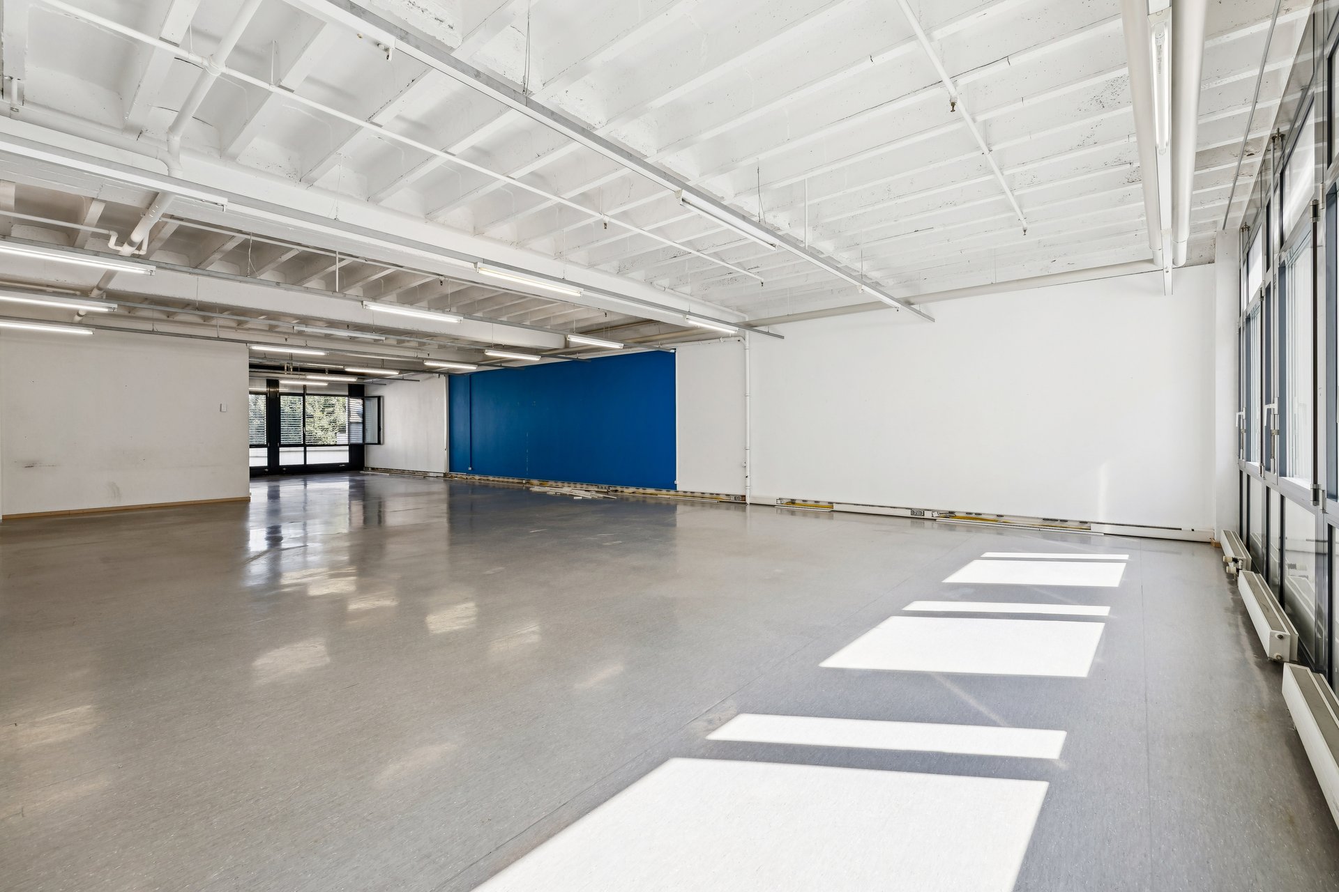Surface idéalement située au centre-ville piéton de la ville, Rue du Lac - 14, 1400 Yverdon-les-Bains, Vaud, CH