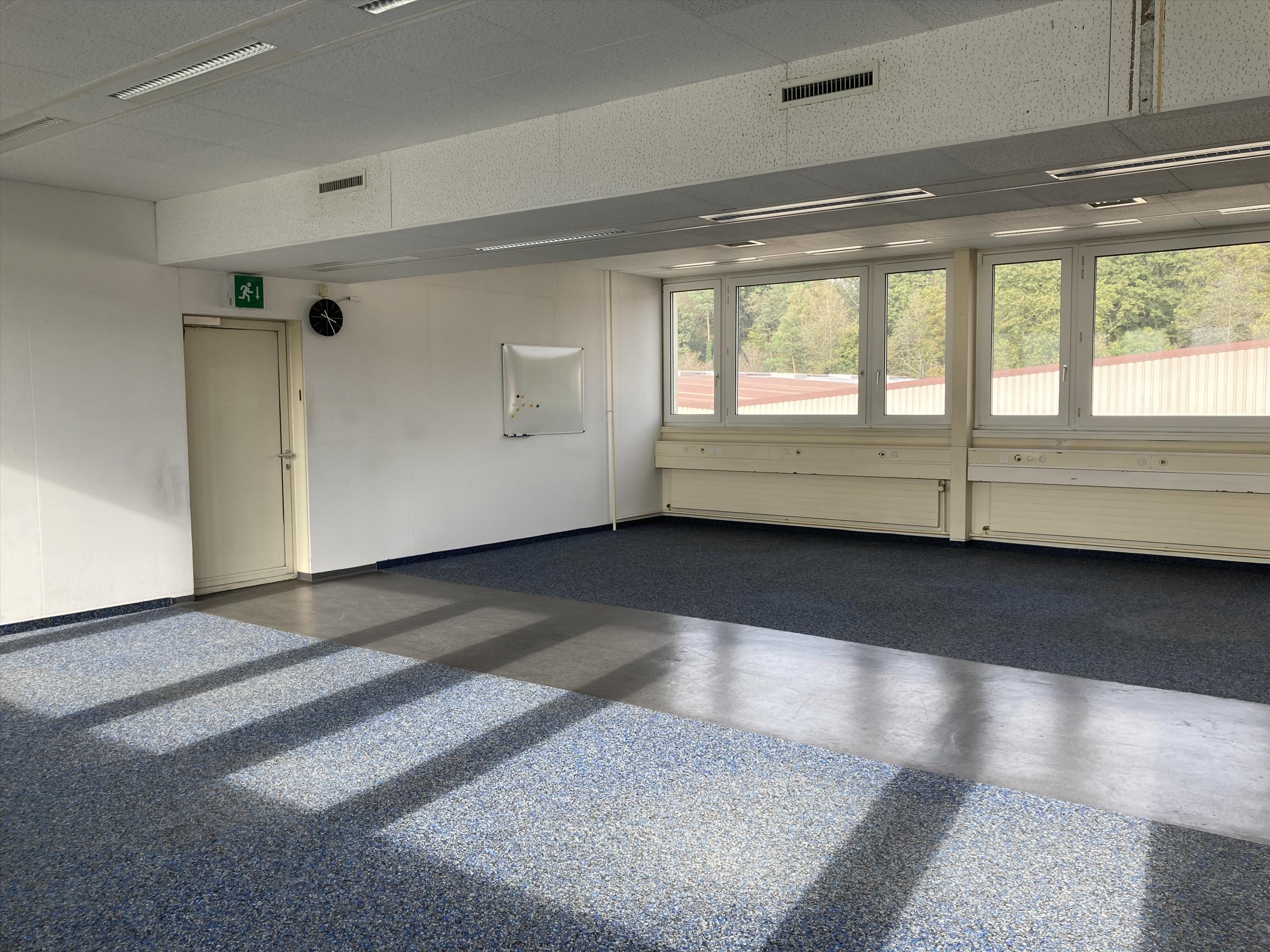 Surfaces de bureaux immédiatement disponibles dans un quartier industriel logistique animé, Schützenmattstr. Bürogeb, 8180 Bülach, Zurich, CH