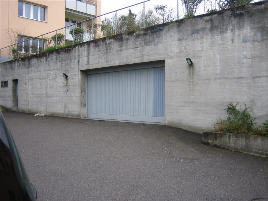 Posto moto disponibile, Wollmattweg, 4143 Dornach, Solothurn, CH