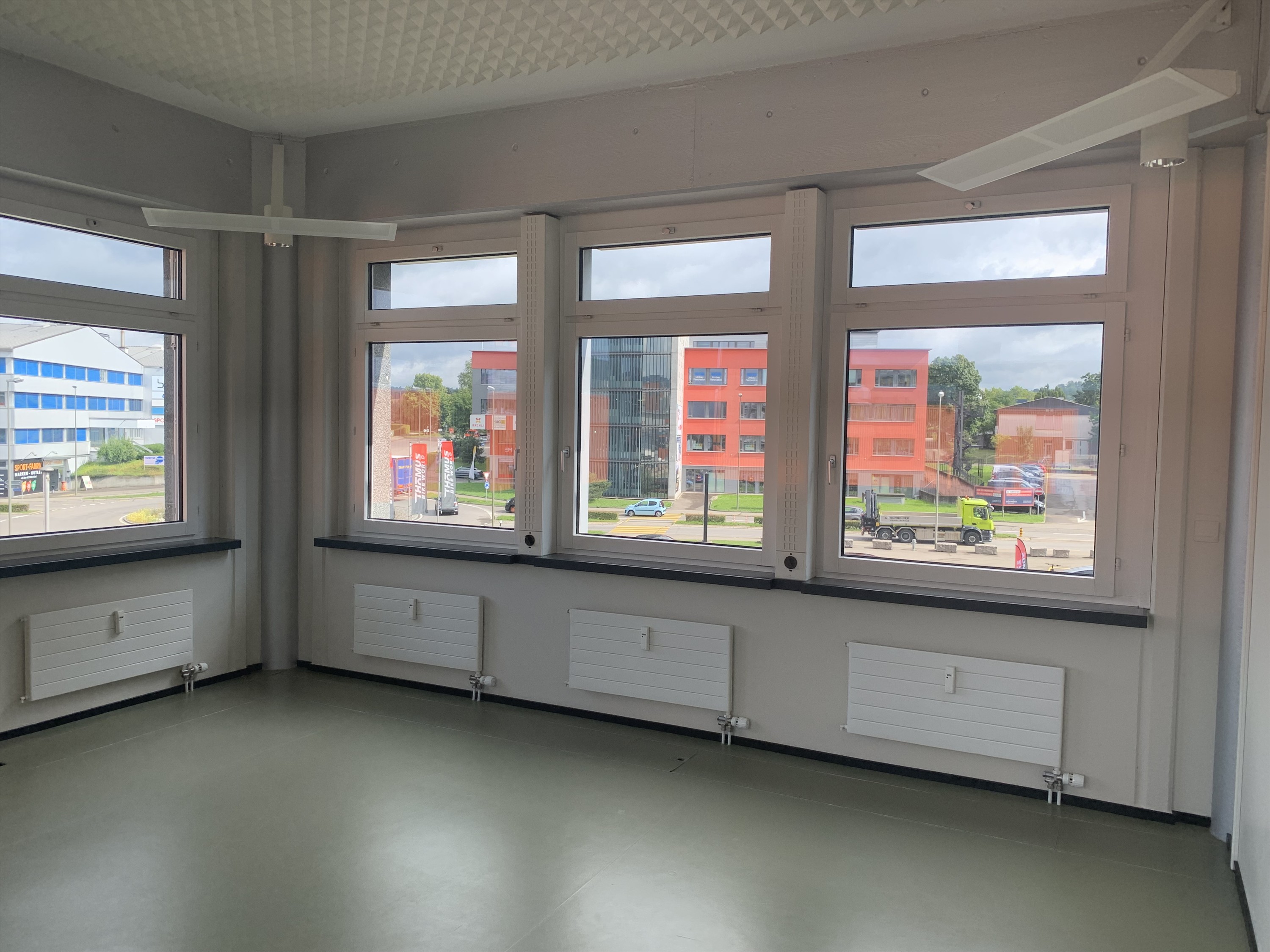 Ihr neues Büro an strategisch hervorragender Lage mit toller Infrastruktur, Industriestrasse, 8604 Volketswil, Zurich, CH