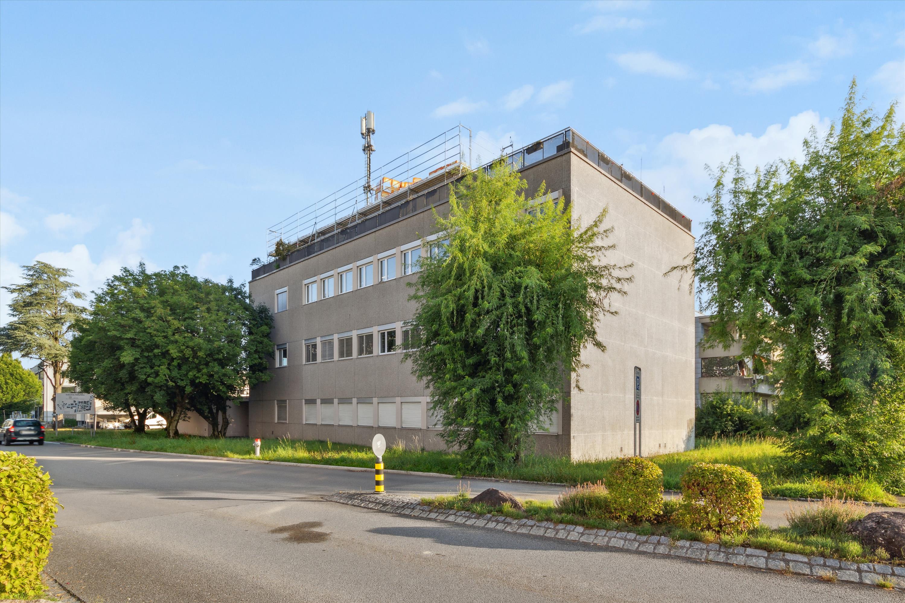 Votre nouveau local commercial près du Greifensee ?, Tämperlistrasse, 8117 Fällanden, Zurich, CH