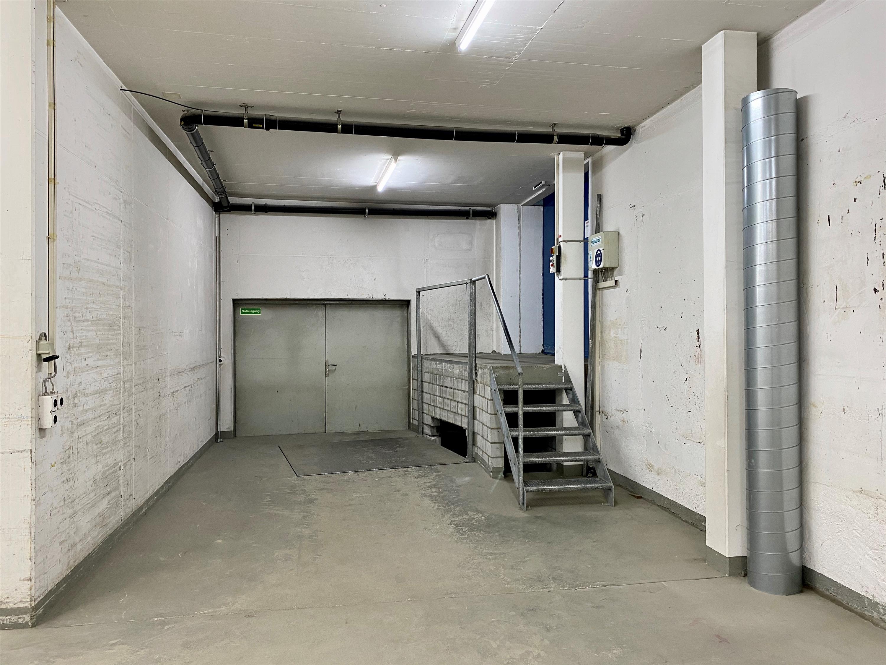 Ampio spazio di deposito per appassionati di auto, Marktstr., 8570 Weinfelden, Thurgau, CH