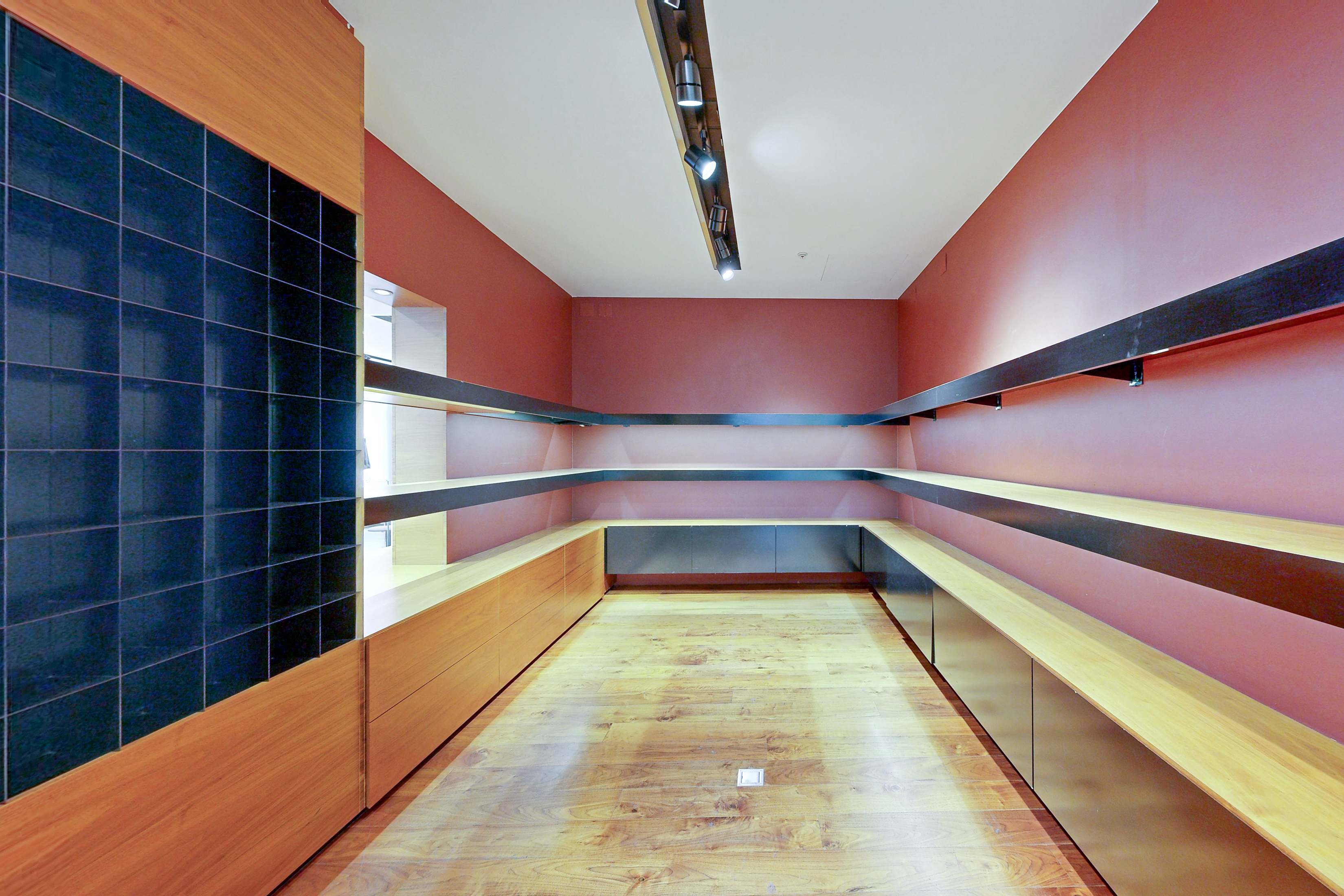 Retail unit for rent in the hyper-centre of Lausanne, Rue de Bourg, Rue du Lion d'Or, 1003 Lausanne, Vaud, CH