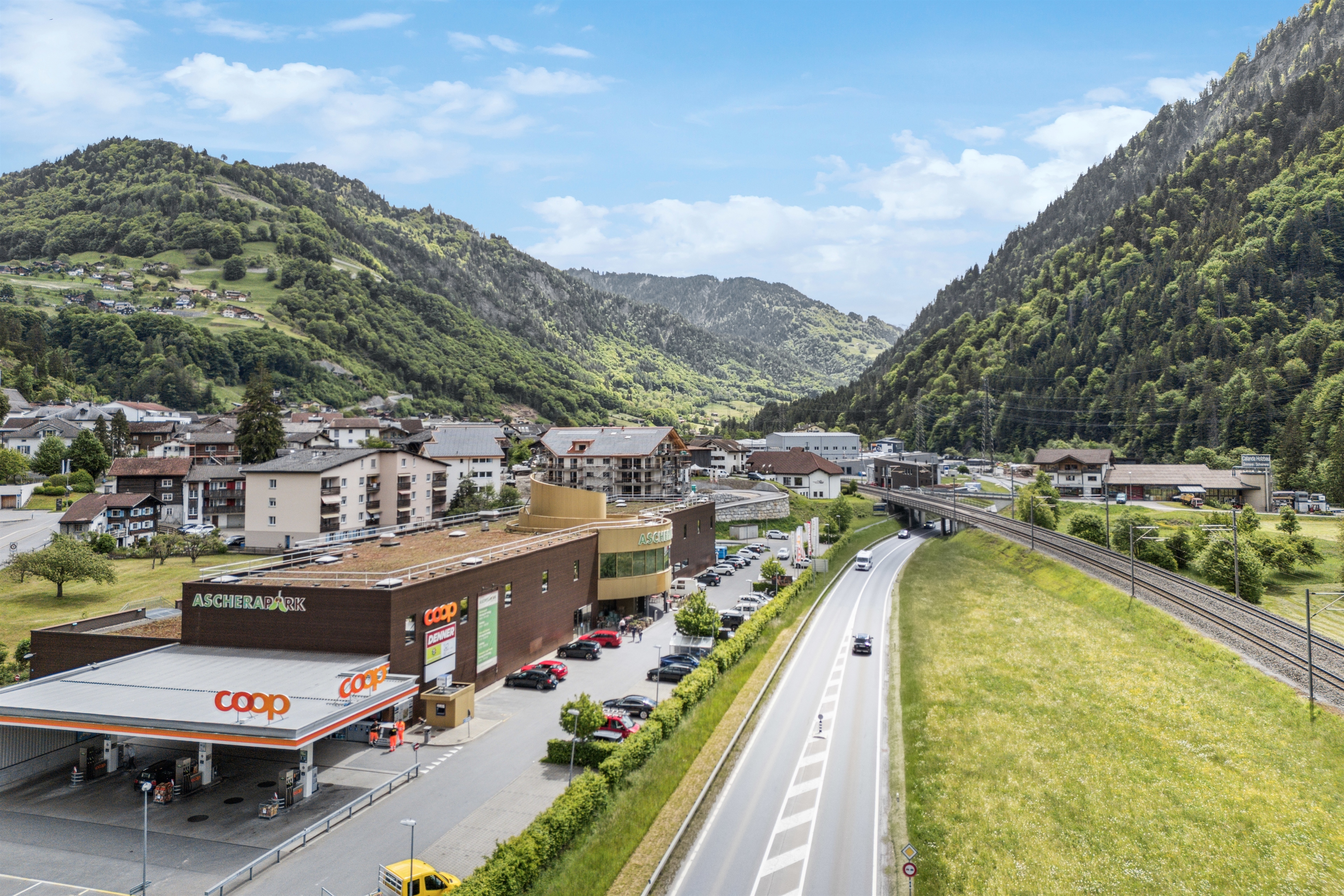 Petite surface, grand effet - votre idée commerciale au bon emplacement !, Dorfstrasse, 7220 Schiers, Grisons, CH