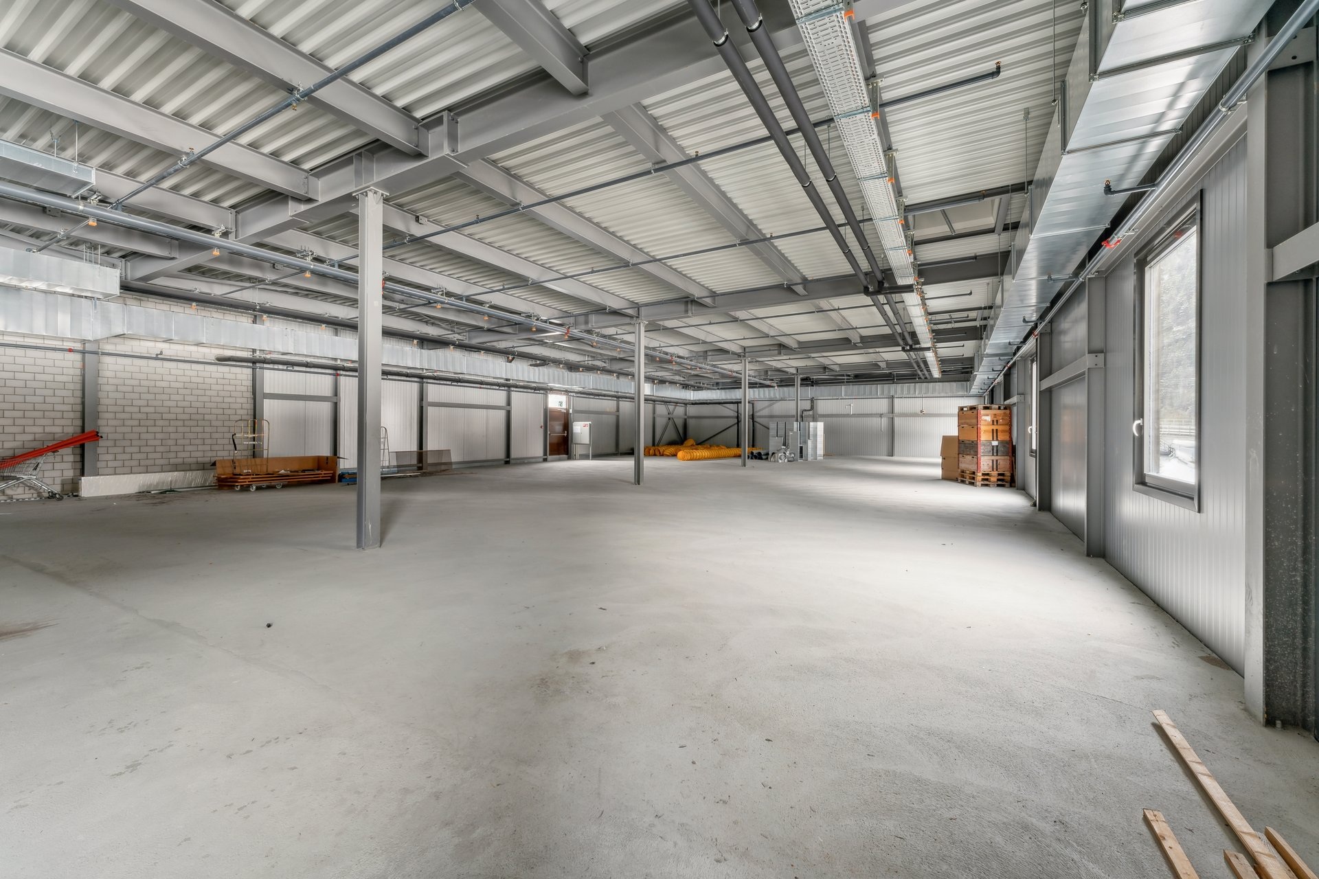 Petite surface, grand effet - votre idée commerciale au bon emplacement !, Dorfstrasse, 7220 Schiers, Grisons, CH