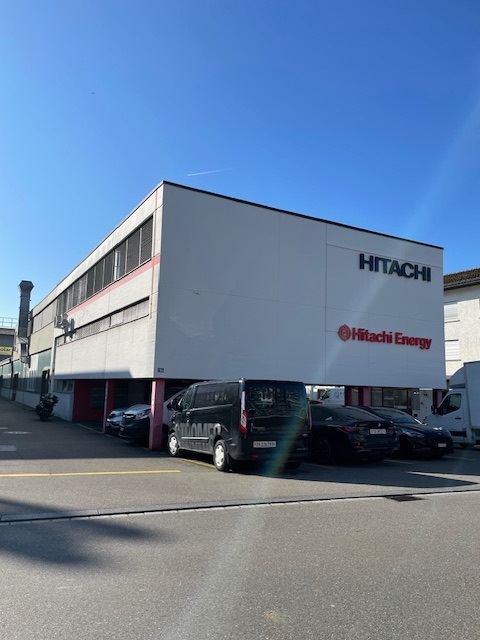 Local commercial lumineux directement à côté de l'Altbach à Dietlikon