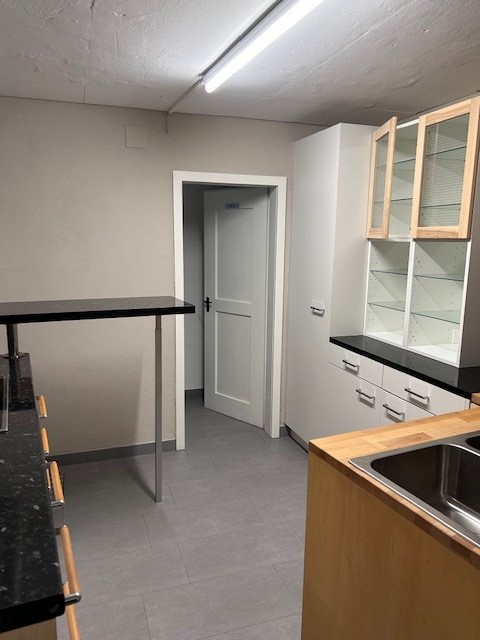 Loyer gratuit les 2 premiers mois - Local commercial spacieux, Weinsteig, 8200 Schaffhausen, Schaffhausen, CH