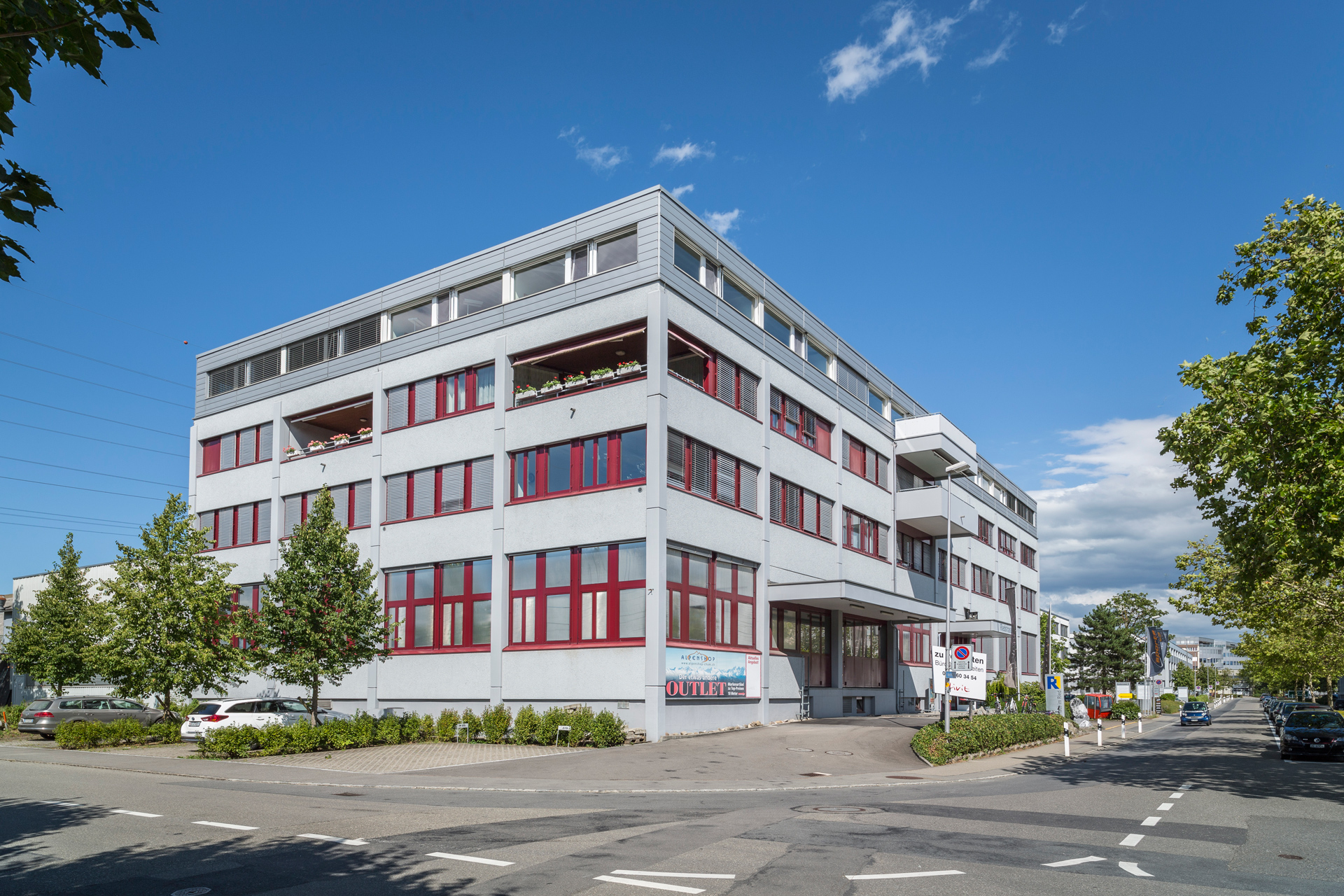 ZENTRAL / MODERN / FLEXIBEL, Riedstr., 6330 Cham, Zug, CH