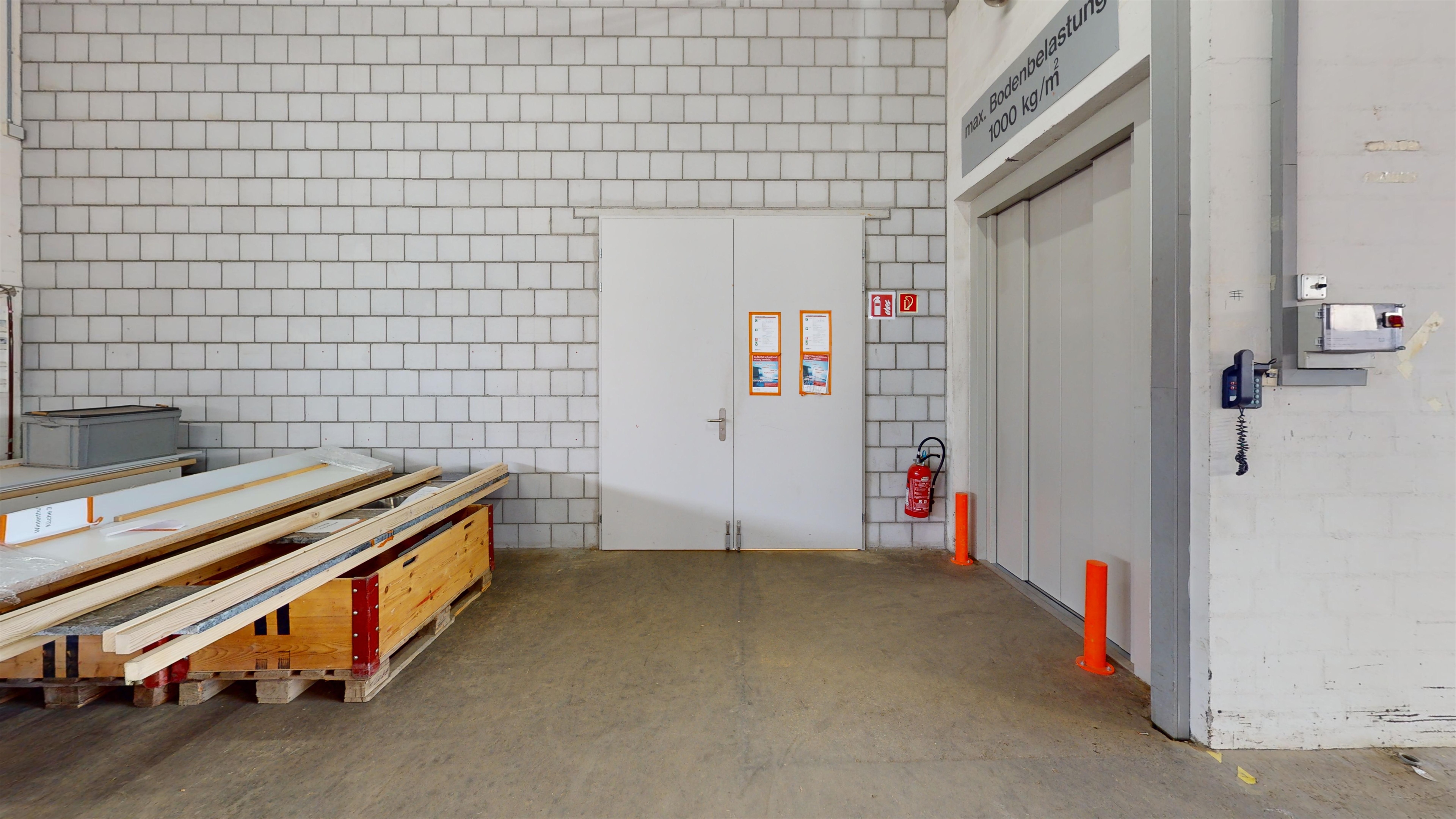 Generous storage area (approx. 830 m2) on the 2nd floor, Römerstrasse, 2555 Brügg b. Biel, Bern, CH