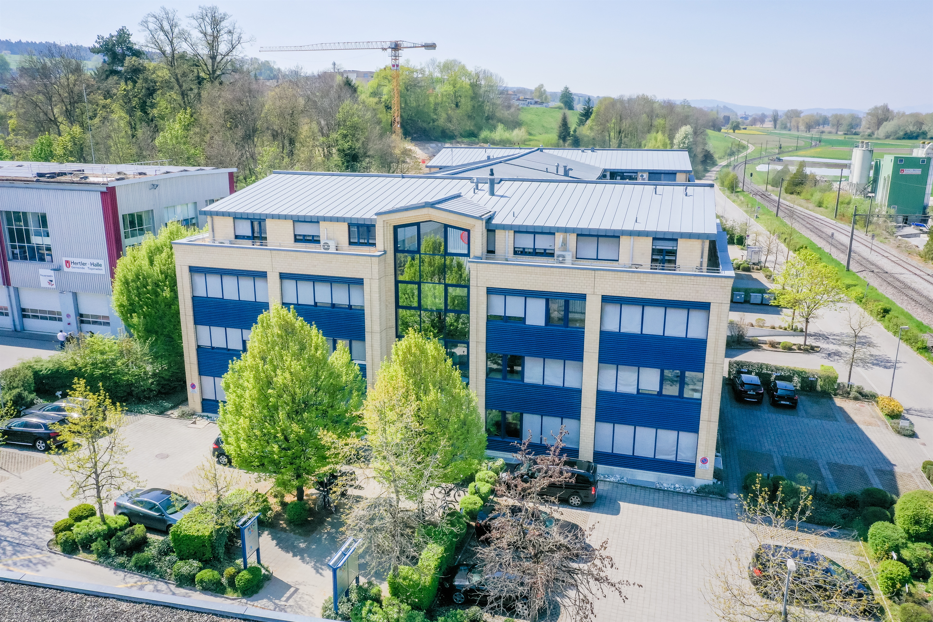 Postazione di lavoro arredata nel High-Tech-Center