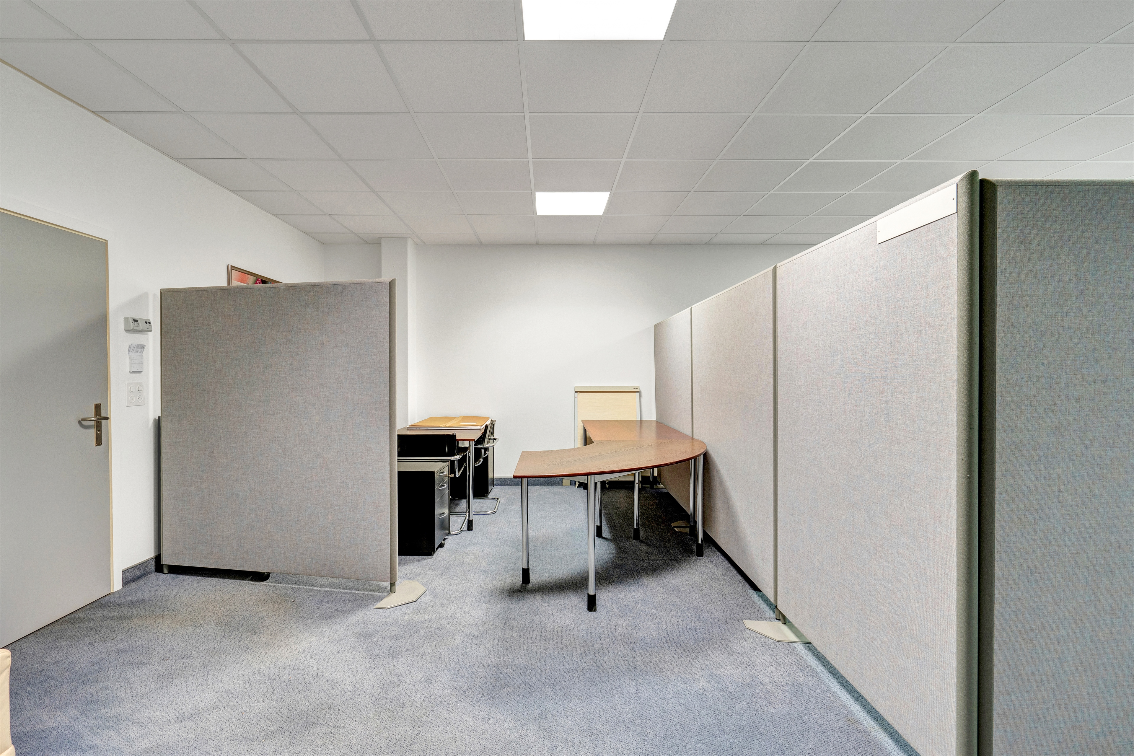 Furnished workstation in the High-Tech Center, Lohstampfenstrasse, 8274 Tägerwilen, Thurgau, CH