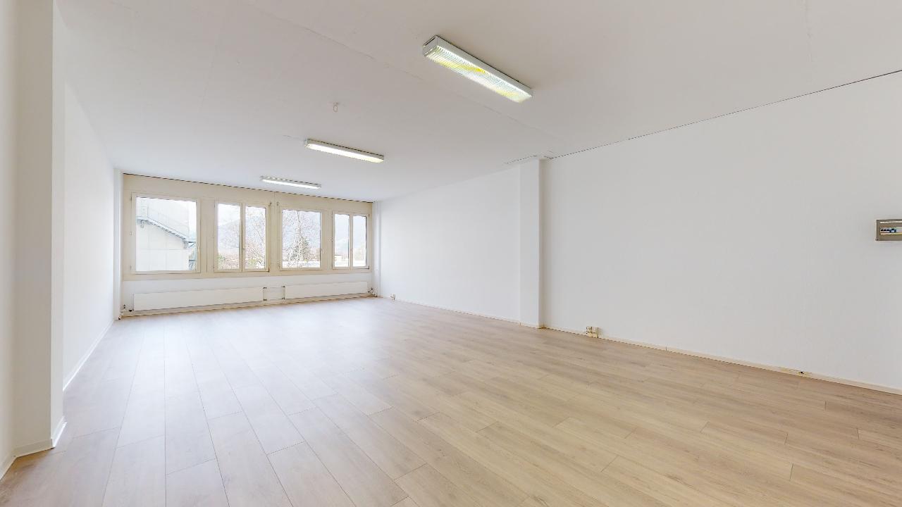 Bureau lumineux et polyvalent de 68 m² – Quartino