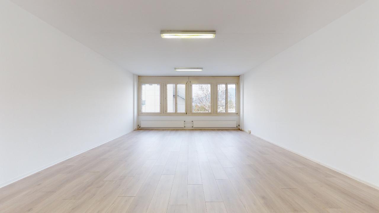 Ufficio luminoso e versatile di 68 m2 – Quartino, Via Luserte, 6573 Magadino, Ticino, CH