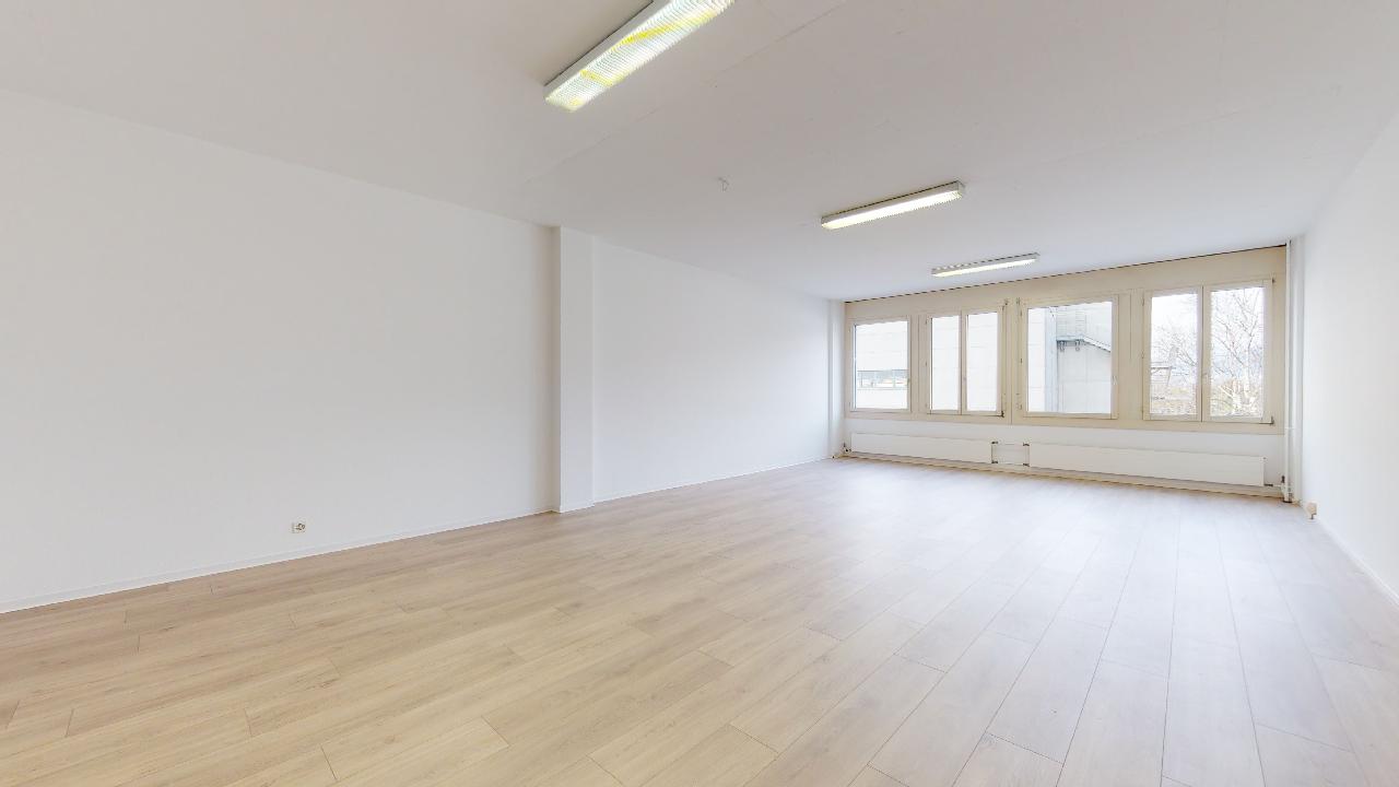 Ufficio luminoso e versatile di 68 m2 – Quartino, Via Luserte, 6573 Magadino, Ticino, CH