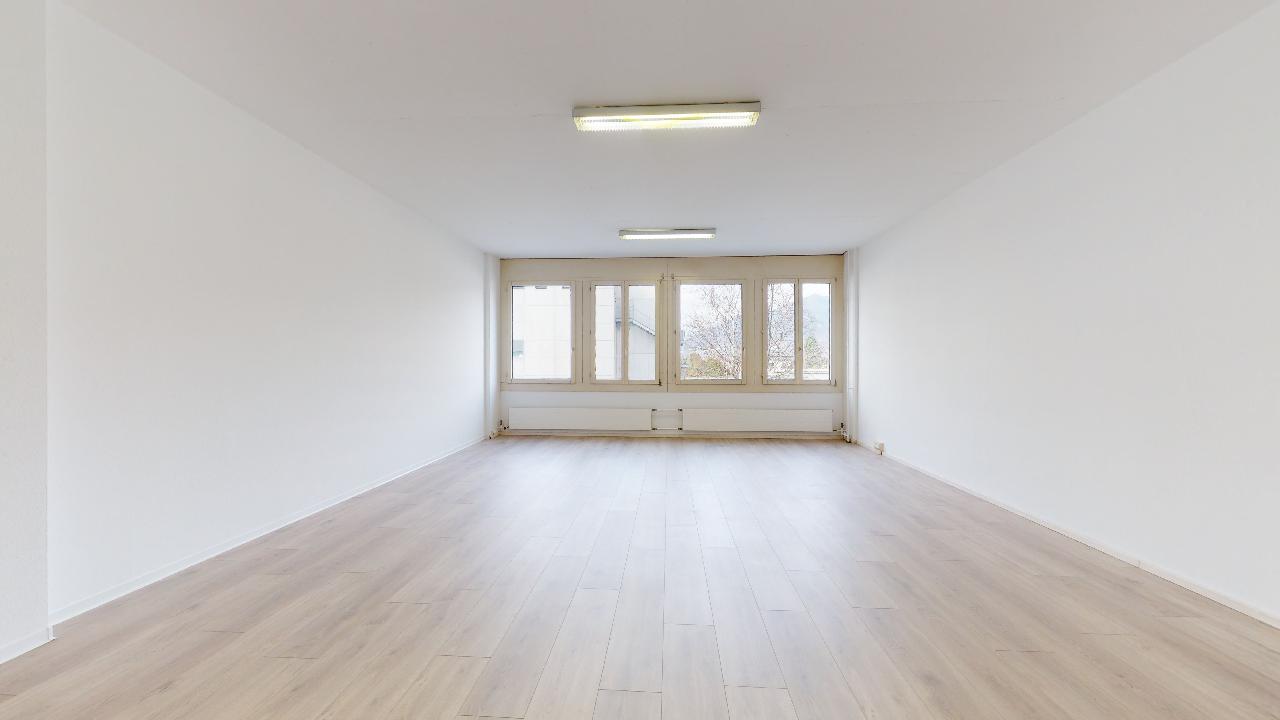Ufficio luminoso e versatile di 68 m2 – Quartino, Via Luserte, 6573 Magadino, Ticino, CH