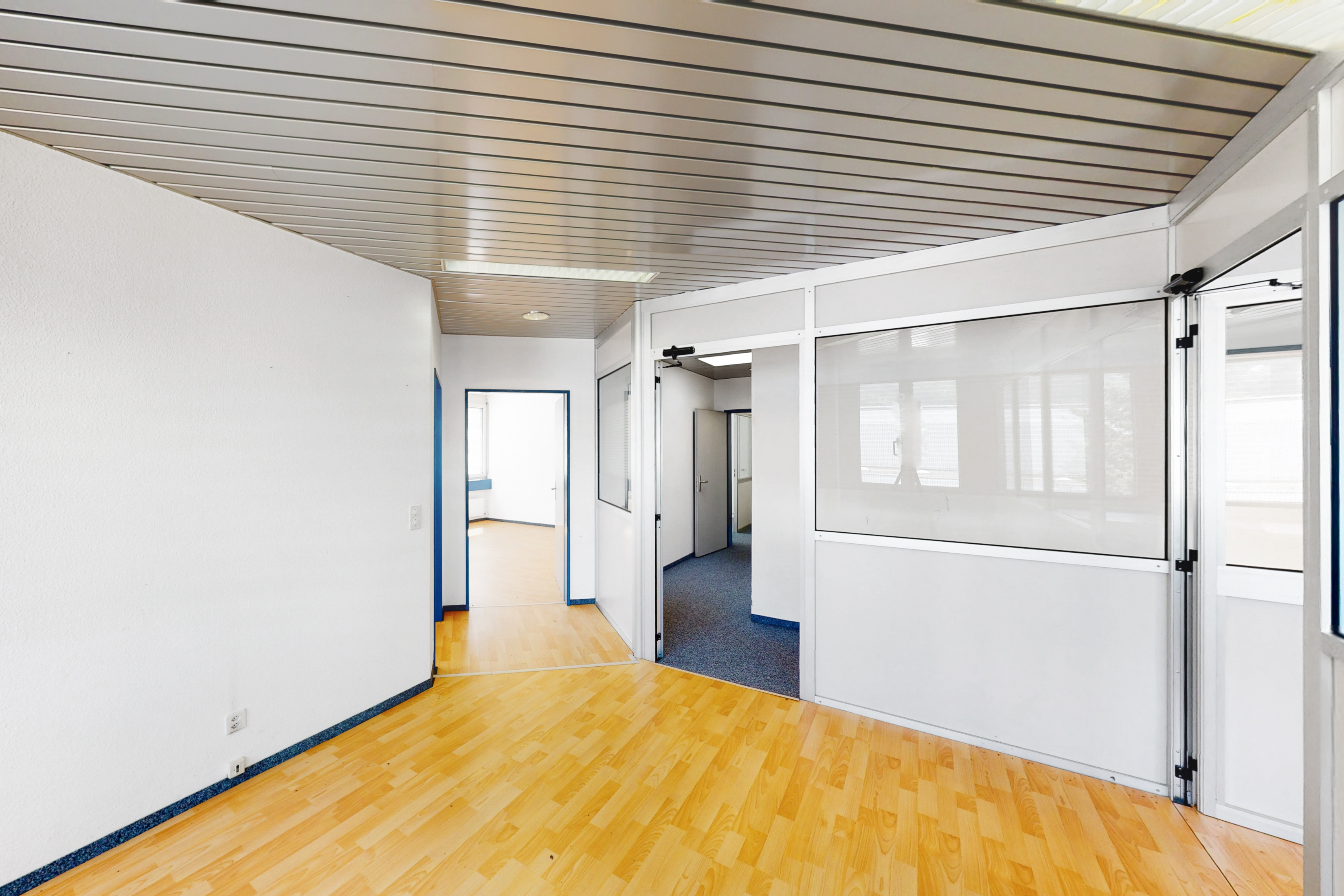 DIE IDEALE LÖSUNG FÜR IHR UNTERNEHMEN!, Via Luserte, 6573 Magadino, Ticino, CH