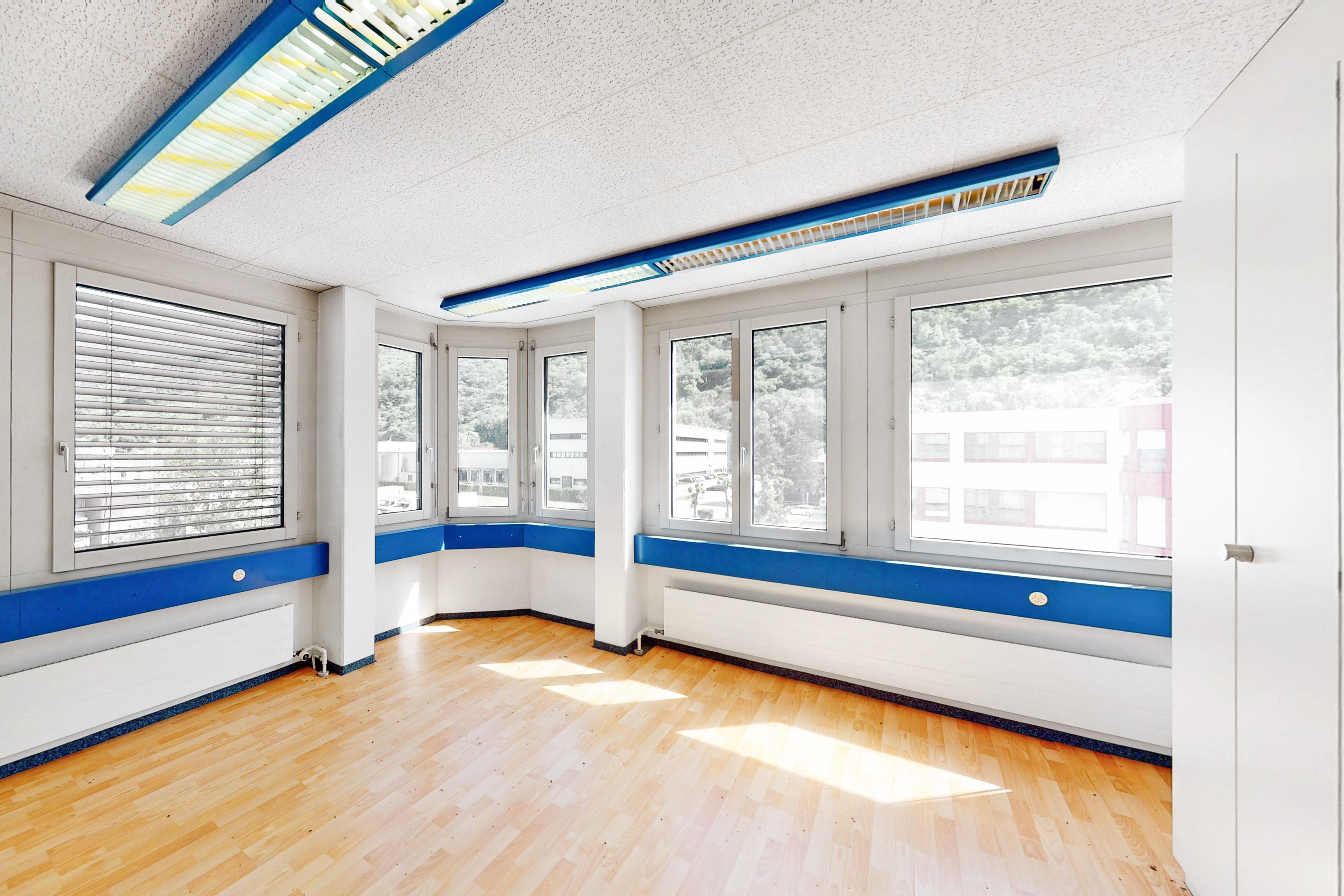 DIE IDEALE LÖSUNG FÜR IHR UNTERNEHMEN!, Via Luserte, 6573 Magadino, Ticino, CH