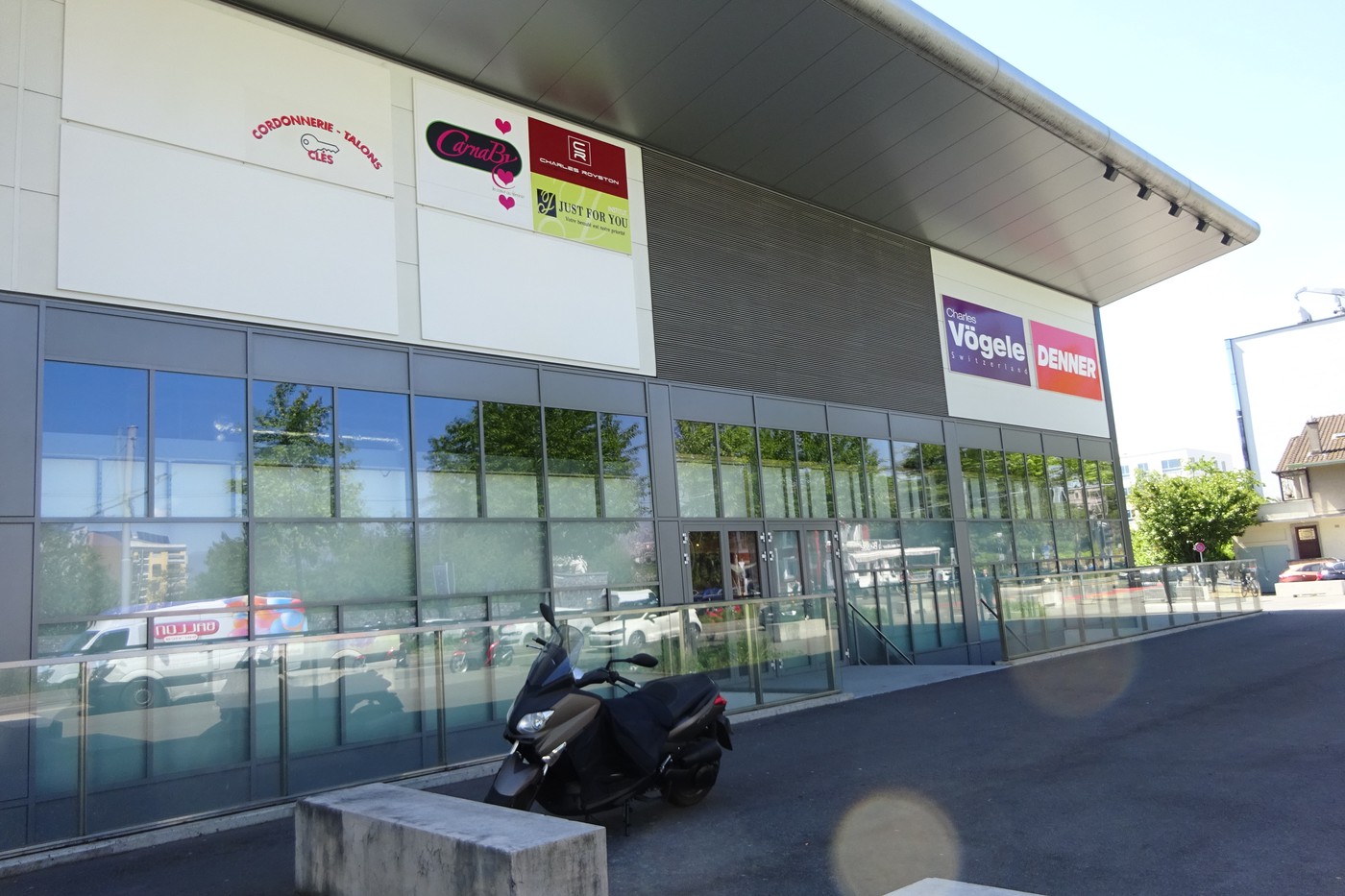surface de 166 m2 dans le centre commercial Lancy Centre, Route de Chancy, 1213 Petit-Lancy, Geneva, CH