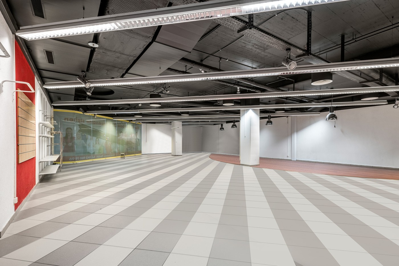 Surface commerciale attractive à louer au Mergele Center, Lyssachstrasse, 3400 Burgdorf, Bern, CH