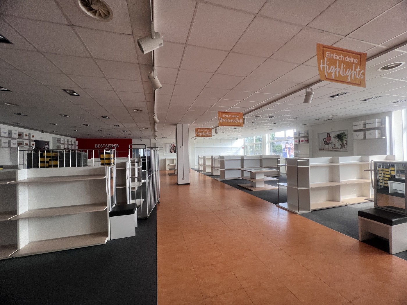 Surface de vente / d'activité attractive à louer, Fabrikweg, 5033 Buchs, Aargau, CH
