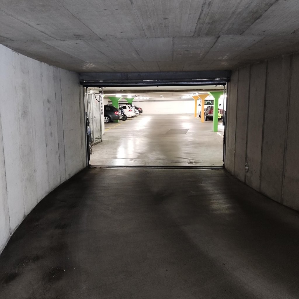 Une voiture sans place de stationnement ? Nous avons la solution..., Hohfurenstrasse 1, 3, 5, 7, 9,, 8610 Uster, Zurich, CH