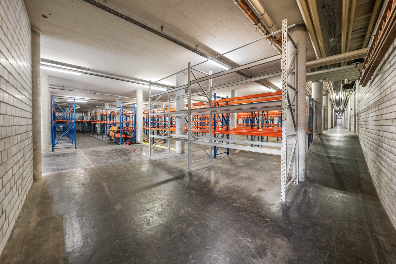 Spacious storage areas including practical loading ramps in Schmitten (FR), Industriestrasse, 3185 Schmitten, Fribourg, CH
