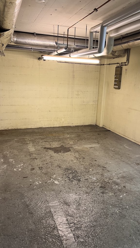 Storage units from 5 to 27 m2 — basement vehicle access and delivery bay, Avenue des Morgines, 1213 Petit-Lancy, Geneva, CH