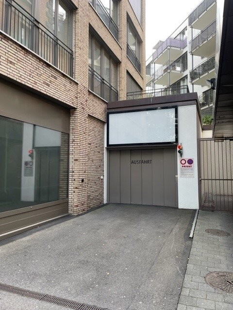 Espace publicitaire à louer directement sur la place du marché d'Oerlikon !, Edisonstrasse, 8050 Zürich, Zurich, CH