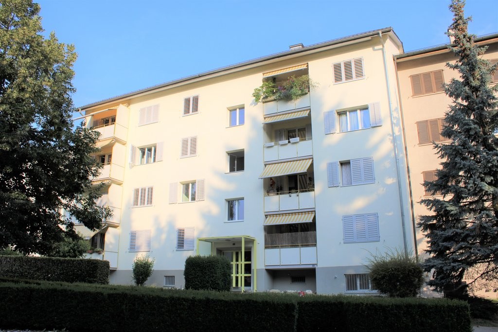 Motorcycle parking spaces for rent in Kloten