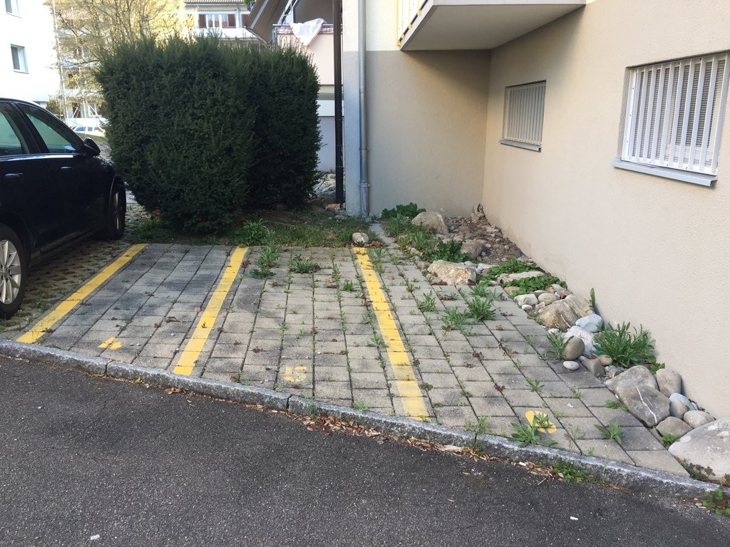 Emplacements pour motos à louer à Kloten, Schwimmbadstrasse, 8302 Kloten, Zurich, CH