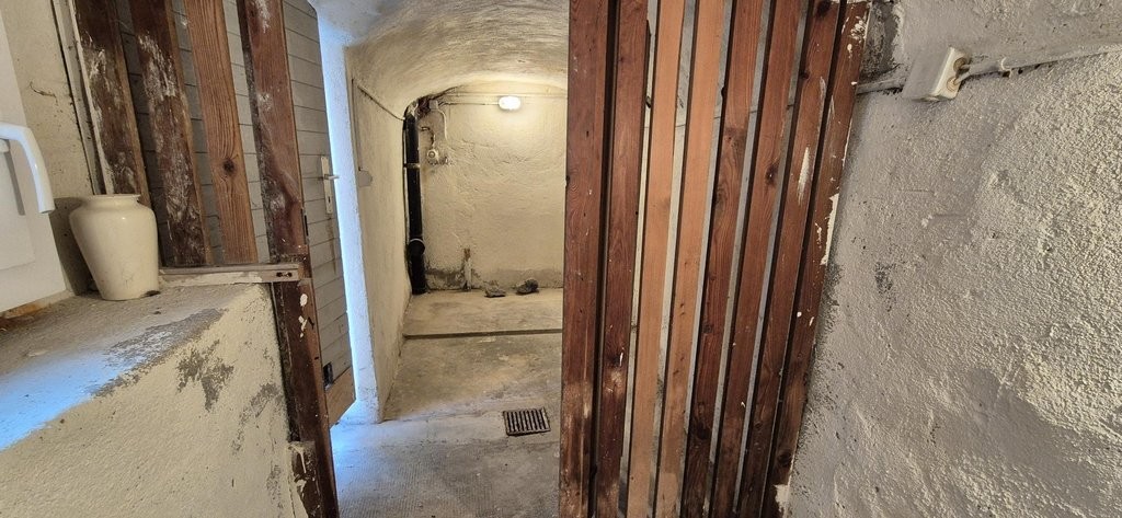Storage unit near the station - first month's rent free, Rue du Mûrier, 1820 Montreux, Vaud, CH
