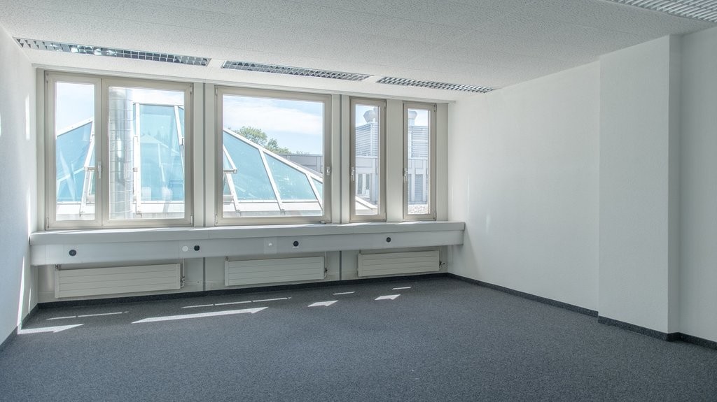 Alles unter einem Dach im Einkaufscenter "Am Stadtgarten" (befristet), Bankstrasse 8,, 8400 Winterthur, Zurich, CH