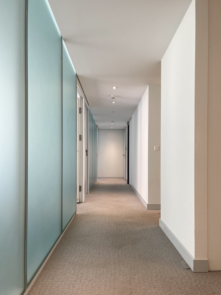 Bright office just steps from the lake and Rue du Rhône, Rue du Port, 1204 Genève, Geneva, CH
