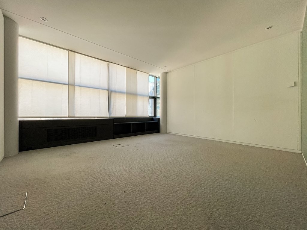 Bright office just steps from the lake and Rue du Rhône, Rue du Port, 1204 Genève, Geneva, CH
