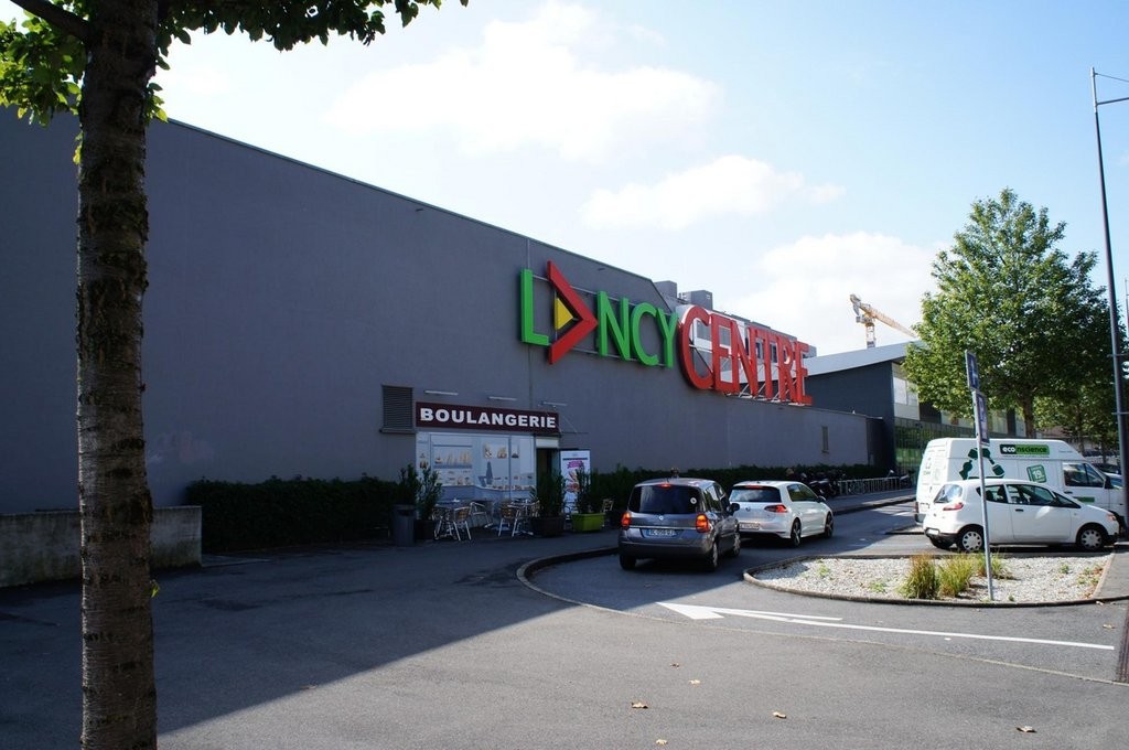 Lancy Centre! Tiefgaragenparkplatz, Rue de Chancy, 1213 Petit-Lancy, Geneva, CH