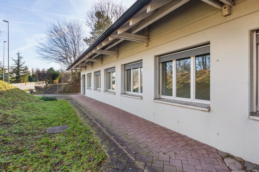 Your Business - Our Location!, Im Gassacher, 8122 Binz, Zurich, CH