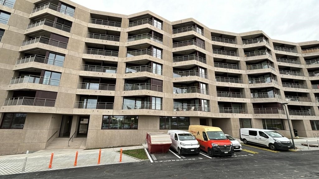 Places de parc souterraines disponible dans un quartier résidentiel