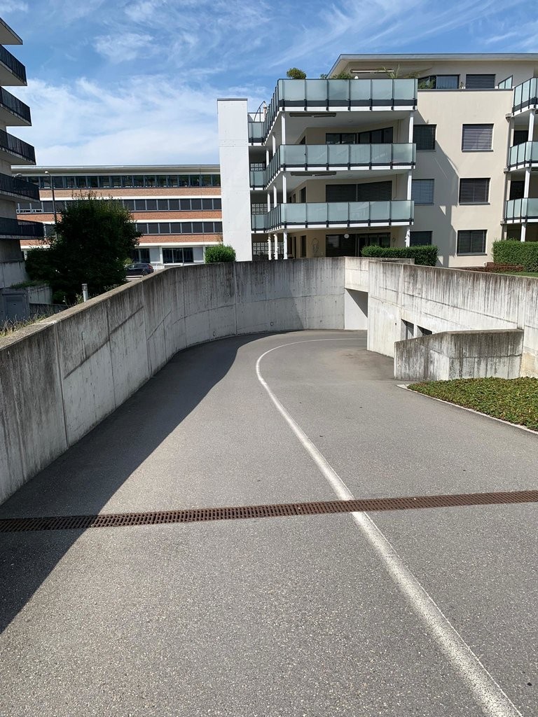 Place de parking pour moto à louer, Zugerstrasse, 6030 Ebikon, Lucerne, CH