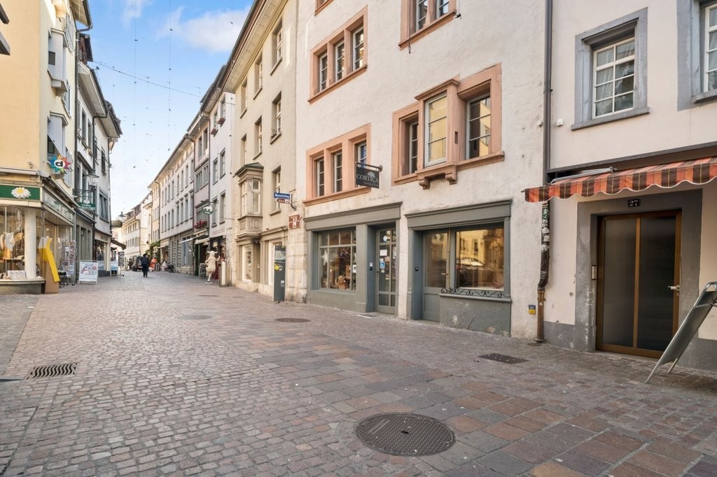 Charmant local commercial dans la vieille ville de Schaffhouse