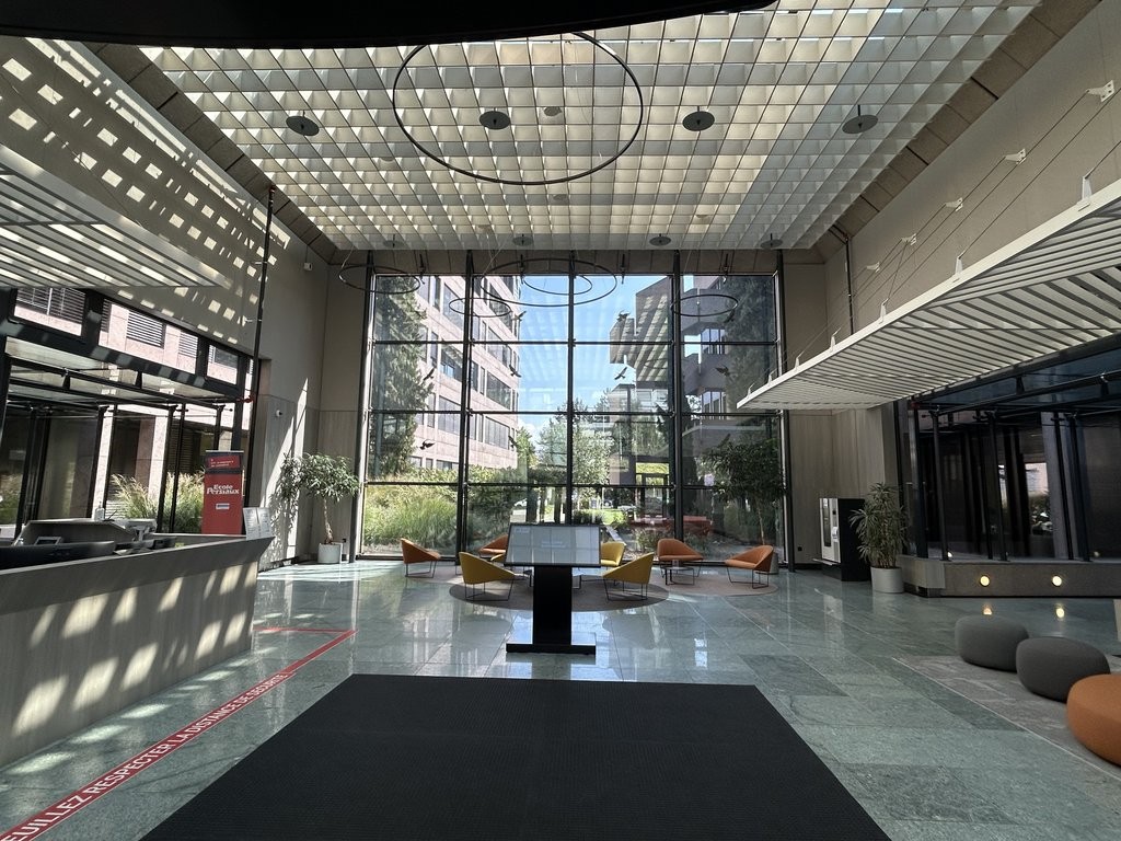 Fläche von 1'105 m2 im Geneva Business Center, Avenue des Morgines, 1213 Petit-Lancy, Geneva, CH