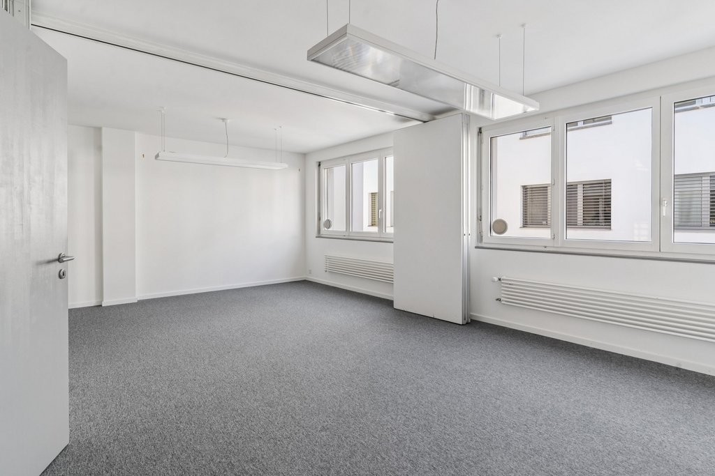 Bureau de 130 m2 à louer de suite ou à convenir, Avenue du Rothorn, 3960 Sierre, Valais/Wallis, CH